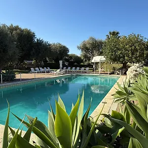 Isola Charm - A Historic Near Punta Del Pero 2* Syrakus